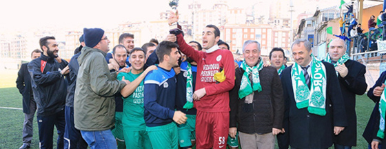 Yeşilpınar Spor'un Kupa Sevinci Yeşilpınar Spor'un Kupa Sevinci
