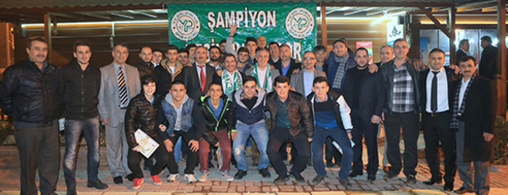 Yeşilpınar Spor Kulübü'nün Şampiyonluk Coşkusu Yeşilpınar Spor Kulübü'nün Şampiyonluk Coşkusu