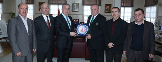 Başkan Aydın'a Teşekkür Ziyareti Başkan Aydın'a Teşekkür Ziyareti