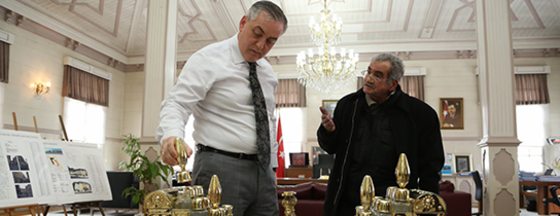 Başkan Aydın, tarihi ayakkabı boyacısına sahip çıktı Başkan Aydın, tarihi ayakkabı boyacısına sahip çıktı