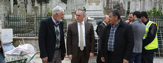 Başkan Aydın Eyüp Sokaklarını Dolaştı Başkan Aydın Eyüp Sokaklarını Dolaştı
