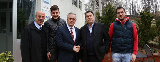 Başkan Aydın'dan Kemerburgaz'da Esnaf Ziyareti Başkan Aydın'dan Kemerburgaz'da Esnaf Ziyareti