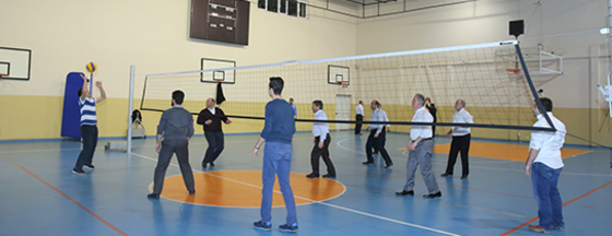 Site Toplantısından Voleybol Maçına… Site Toplantısından Voleybol Maçına…