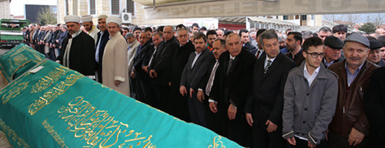 Başkan Aydın, Remzi Özaslan'ın cenaze namazına katıldı Başkan Aydın, Remzi Özaslan'ın cenaze namazına katıldı