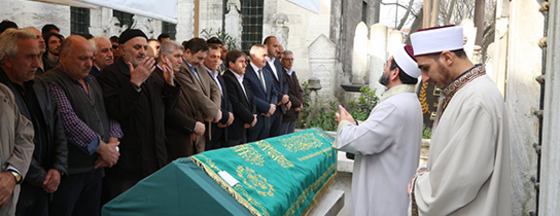 Başkan Aydın Adnan Nergis'in cenaze namazına katıldı Başkan Aydın Adnan Nergis'in cenaze namazına katıldı