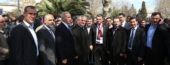 Başkan Aydın Keşkek Dağıttı Başkan Aydın Keşkek Dağıttı