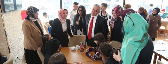23 Nisan'ı Doyasıya Yaşadılar 23 Nisan'ı Doyasıya Yaşadılar
