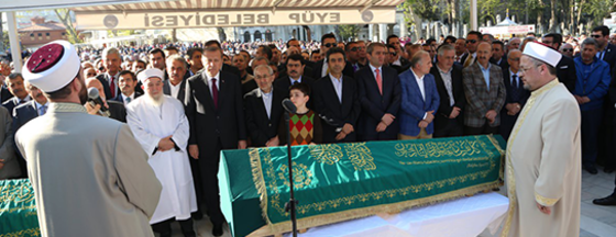 Ekrem Erdem'in Babası Son Yolculuğa Eyüp'ten Uğurlandı Ekrem Erdem'in Babası Son Yolculuğa Eyüp'ten Uğurlandı