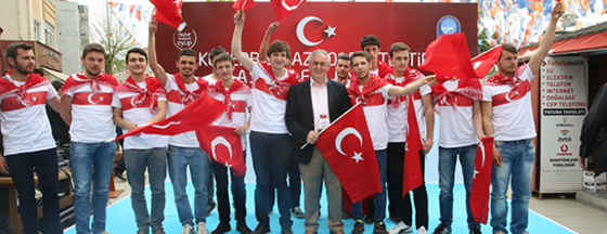 Eyüplü Gençler Askere Mehter Takımıyla Uğurlandılar Eyüplü Gençler Askere Mehter Takımıyla Uğurlandılar