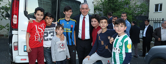 Başkan Aydın Büyükle Büyük, Çocukla Çocuk Oldu Başkan Aydın Büyükle Büyük, Çocukla Çocuk Oldu