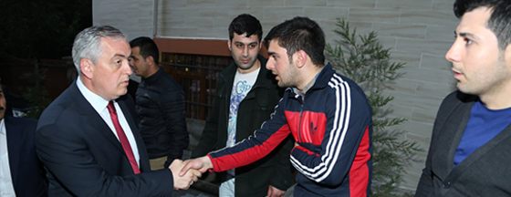 Başkan Aydın'dan, Kemal Karabacak'a Taziye Ziyareti Başkan Aydın'dan, Kemal Karabacak'a Taziye Ziyareti