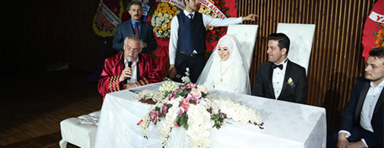 Başkan Aydın Gül Yerdak ve Sabri Yalçın Çiftinin Nikahını Kıydı Başkan Aydın Gül Yerdak ve Sabri Yalçın Çiftinin Nikahını Kıydı