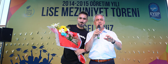 Başkan Aydın'dan Liselilere Unutulmayacak Şölen Başkan Aydın'dan Liselilere Unutulmayacak Şölen