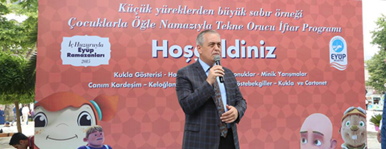İlk İftar Eyüp'te Yapıldı İlk İftar Eyüp'te Yapıldı