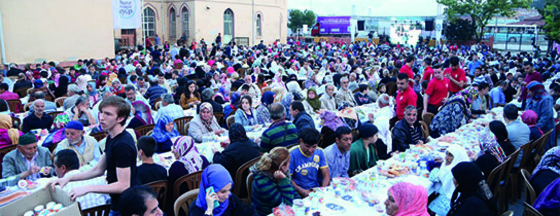 Eyüp'te Ramazan Bereketi Eyüp'te Ramazan Bereketi