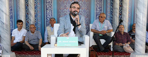 Senai Demirci Sohbet Meclisi'nde Eyüplülerle Buluştu Senai Demirci Sohbet Meclisi'nde Eyüplülerle Buluştu