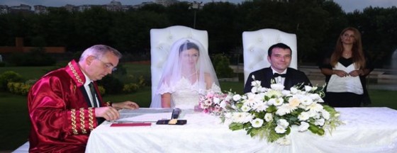 Akıncı ve Tüfekçi Ailelerinin En Mutlu Günü Akıncı ve Tüfekçi Ailelerinin En Mutlu Günü