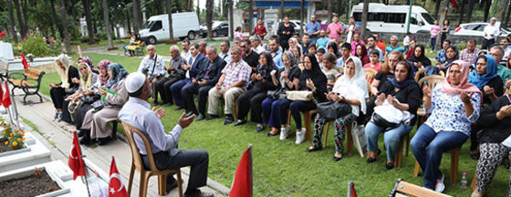 Şehit Başçavuş Murat Taş Kabri Başında Anıldı Şehit Başçavuş Murat Taş Kabri Başında Anıldı