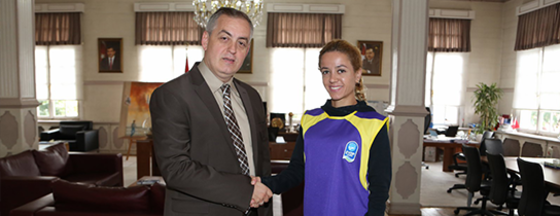Milli Atlet Elif Tozlu Bundan Böyle Eyüp İçin Ter Dökecek Milli Atlet Elif Tozlu Bundan Böyle Eyüp İçin Ter Dökecek