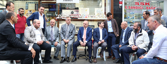 Başkan Aydın, Eyüp Sultan Esnafı ve Karadolap Sakinleriyle Buluştu Başkan Aydın, Eyüp Sultan Esnafı ve Karadolap Sakinleriyle Buluştu