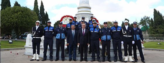 Cumhuriyetin Kuruluşunun 92. Yıldönümü Eyüp'te Törenlerle Başladı Cumhuriyetin Kuruluşunun 92. Yıldönümü Eyüp'te Törenlerle Başladı