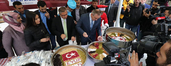 Aşureler Kısa Sürede Tükendi Aşureler Kısa Sürede Tükendi