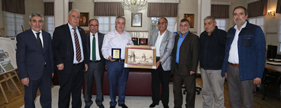 Başkanımıza Bingöl'den Teşekkür Plaketi Başkanımıza Bingöl'den Teşekkür Plaketi