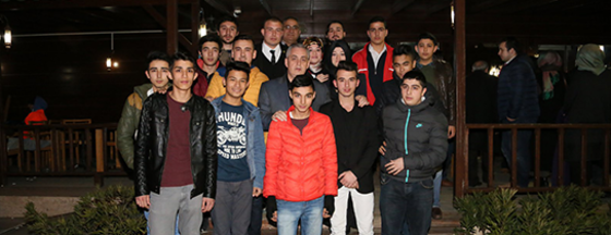 Başkan Aydın, Gençlerle Buluştu Başkan Aydın, Gençlerle Buluştu