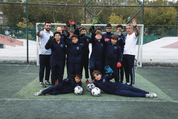 TÜRKİYE'DE İLK YILDIZ KALECİLER EYÜPSULTAN'DA YETİŞİYOR TÜRKİYE'DE İLK YILDIZ KALECİLER EYÜPSULTAN'DA YETİŞİYOR