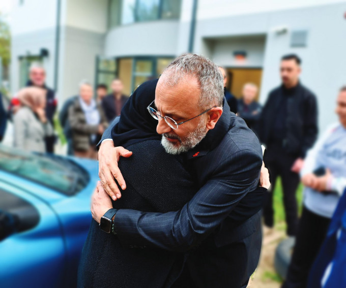 HEP BİR ARADA HEP DAYANIŞMAYLA YANINIZDAYIZ