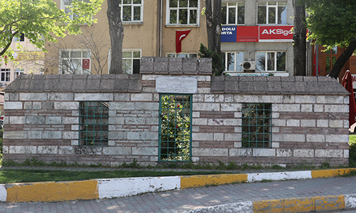 Molla Lütfü Türbesi Molla Lütfü Türbesi
