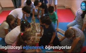 İngilizceyi eğlenerek öğreniyorlar İngilizceyi eğlenerek öğreniyorlar