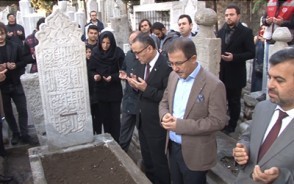 Ali Kuşçu mezarı başında anıldı Ali Kuşçu mezarı başında anıldı