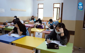 Bilgi Evleri ve Gençlik Merkezleri'nde Yüz Yüze Eğitimler Başladı Bilgi Evleri ve Gençlik Merkezleri'nde Yüz Yüze Eğitimler Başladı